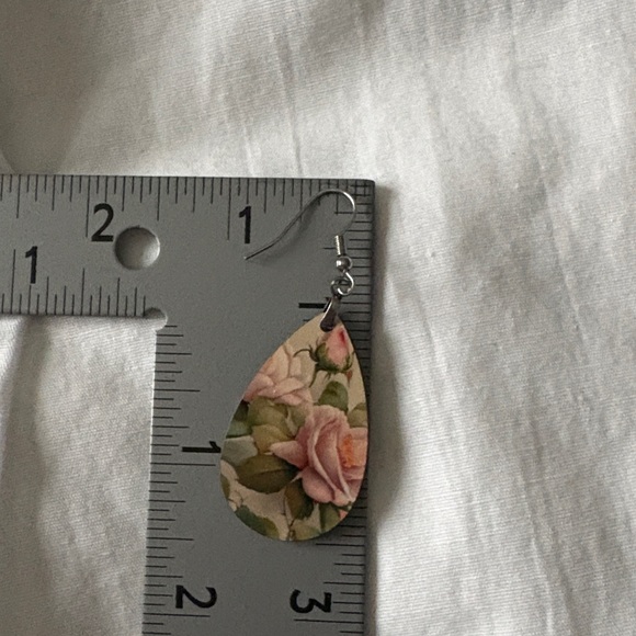 Pink rose earring - Picture 6 of 6